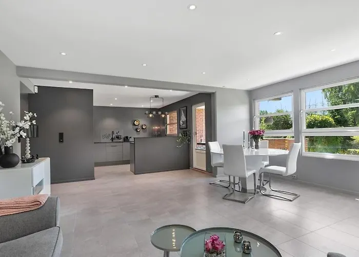 Moderne Og Elegant Leilighet